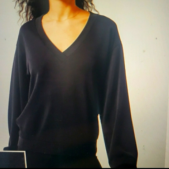 Athleta Willow V-Neck Sweatshirt - Picture 5 of 11